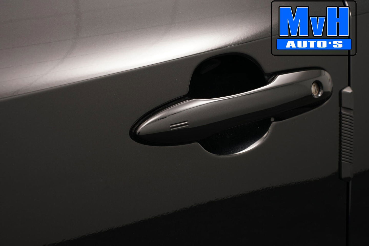 Toyota Corolla Touring Sports 1.8 Hybrid Business Plus|TREKHAAK