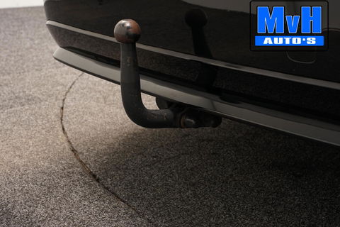 Toyota Corolla Touring Sports 1.8 Hybrid Business Plus|TREKHAAK