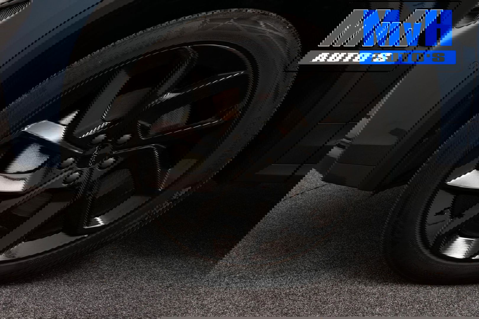 Lynk & Co 01 1.5 Hybride|FULL BLACK XL|ZWARTE.HEMEL|TREKH|NAP