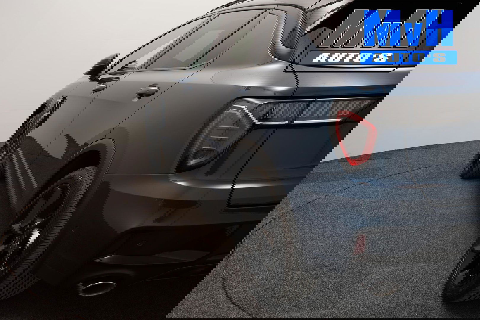 Lynk & Co 01 1.5 Hybride|FULL BLACK XL|ZWARTE.HEMEL|TREKH|NAP