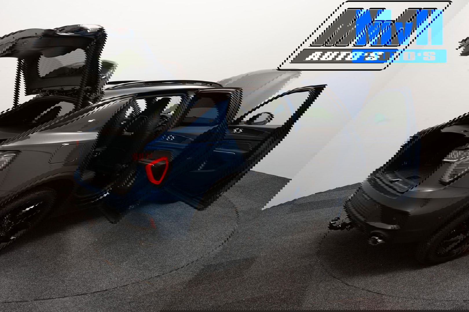 Lynk & Co 01 1.5 Hybride|FULL BLACK XL|ZWARTE.HEMEL|TREKH|NAP