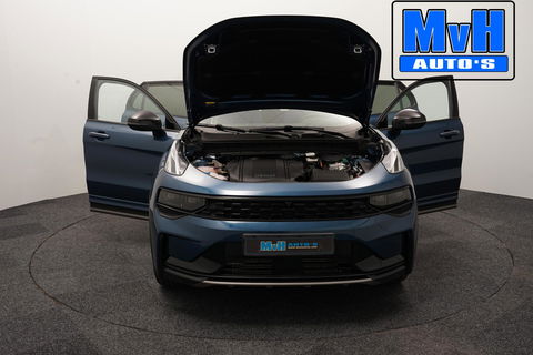 Lynk & Co 01 1.5 Hybride|FULL BLACK XL|ZWARTE.HEMEL|TREKH|NAP