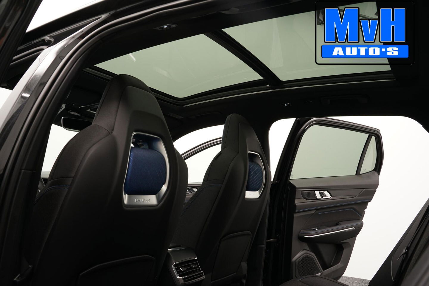 Lynk & Co 01 1.5 Hybride|LEER|FULL BLACK XXL|ZWARTE.HEMEL