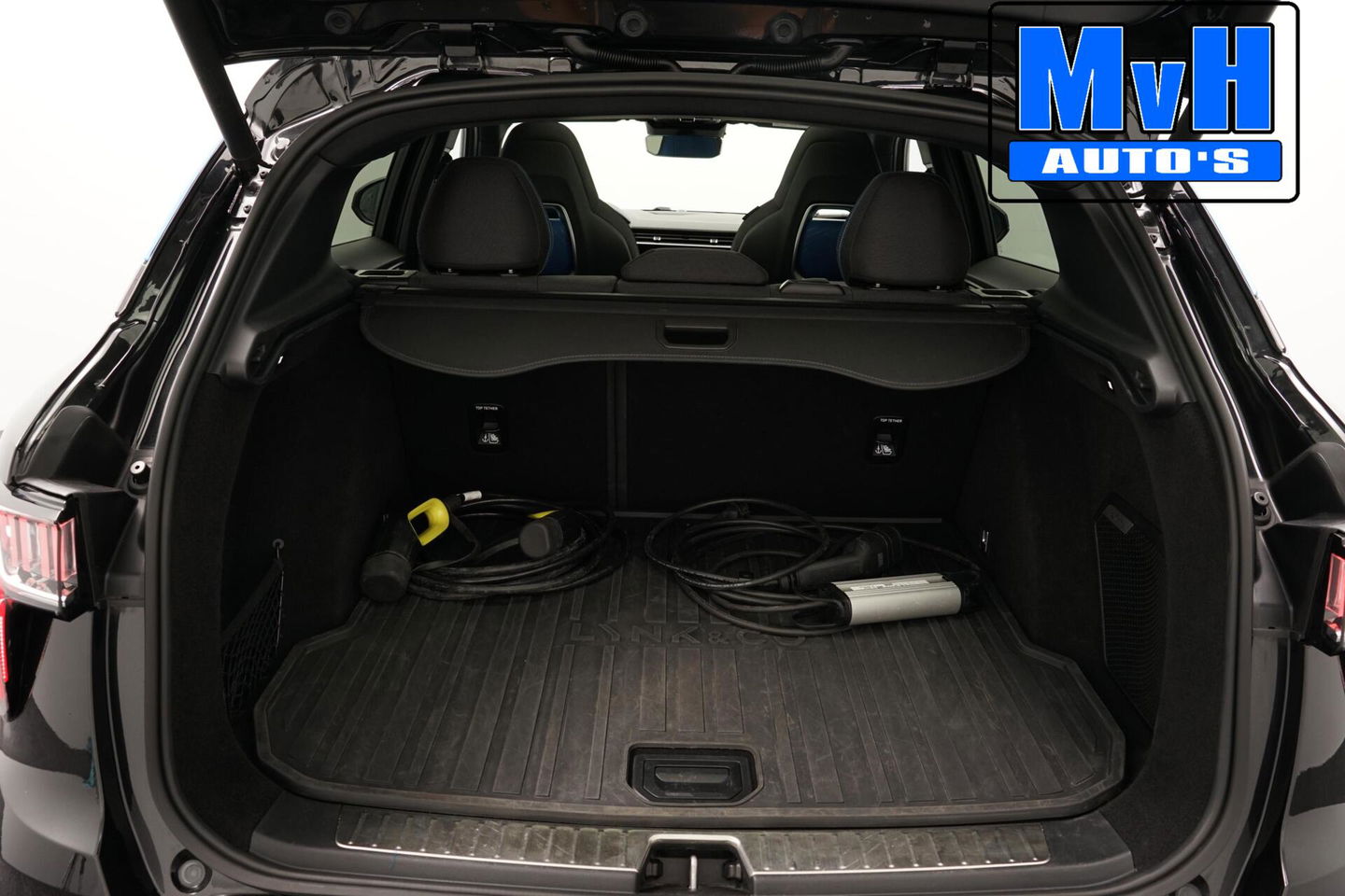 Lynk & Co 01 1.5 Hybride|FULL BLACK XXL|ZWARTE.HEMEL|360ºCAM