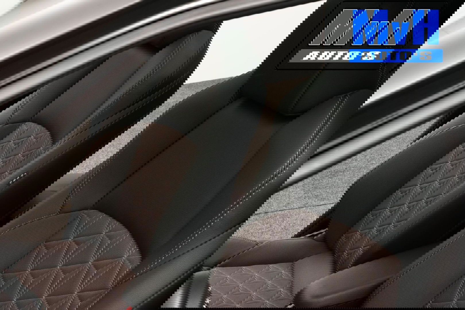 Toyota Yaris Cross 1.5 Hybrid Executive|PANO|JBL|LEER|TREKHAAK