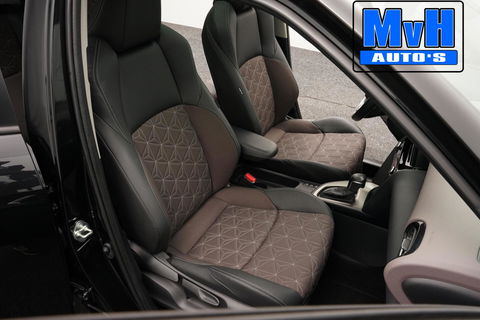 Toyota Yaris Cross 1.5 Hybrid Executive|PANO|JBL|LEER|TREKHAAK