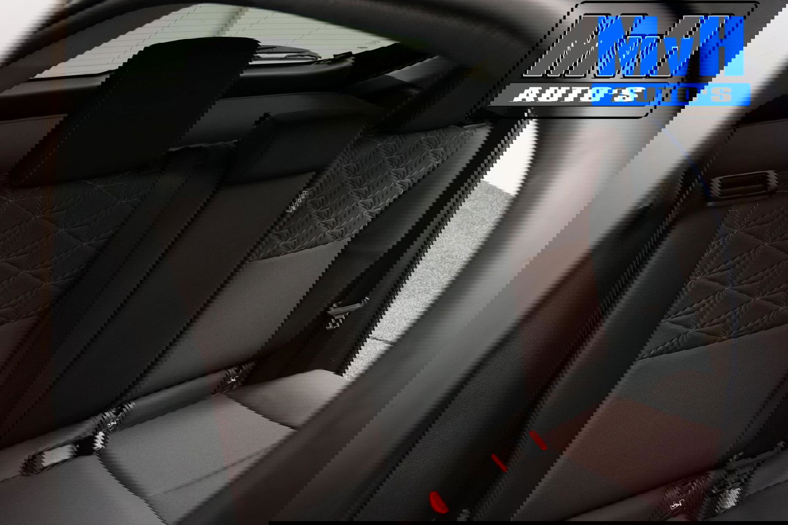 Toyota Yaris Cross 1.5 Hybrid Executive|PANO|JBL|LEER|TREKHAAK