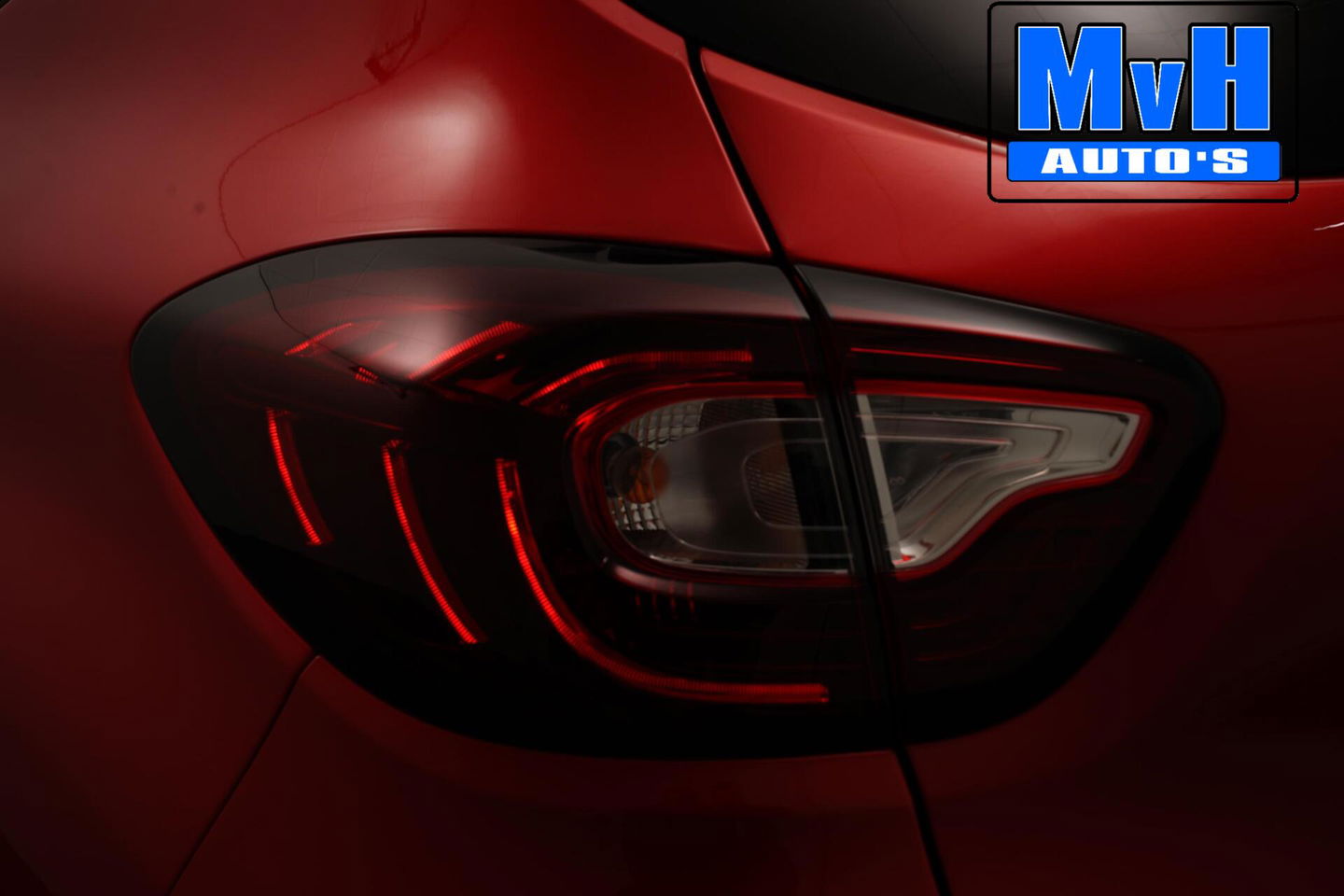 Renault Captur 1.3 TCe Intense|150PK|PANO|CAMERA|LED|TREKH