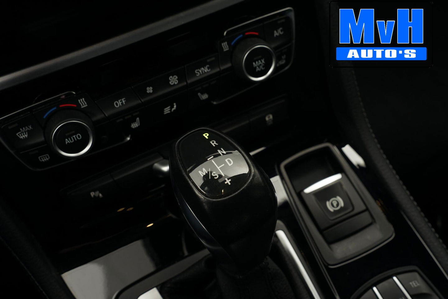 BMW 2 Serie Active Tourer 220i High Executive|LED|TREKH|HUD