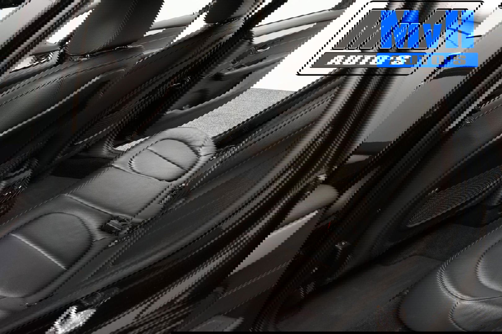 BMW 2 Serie Active Tourer 220i High Executive|LED|TREKH|HUD