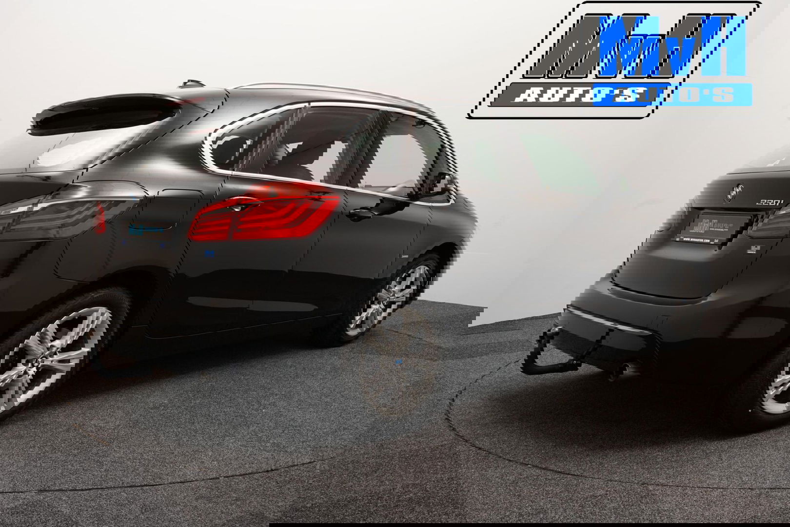 BMW 2 Serie Active Tourer 220i High Executive|LED|TREKH|HUD