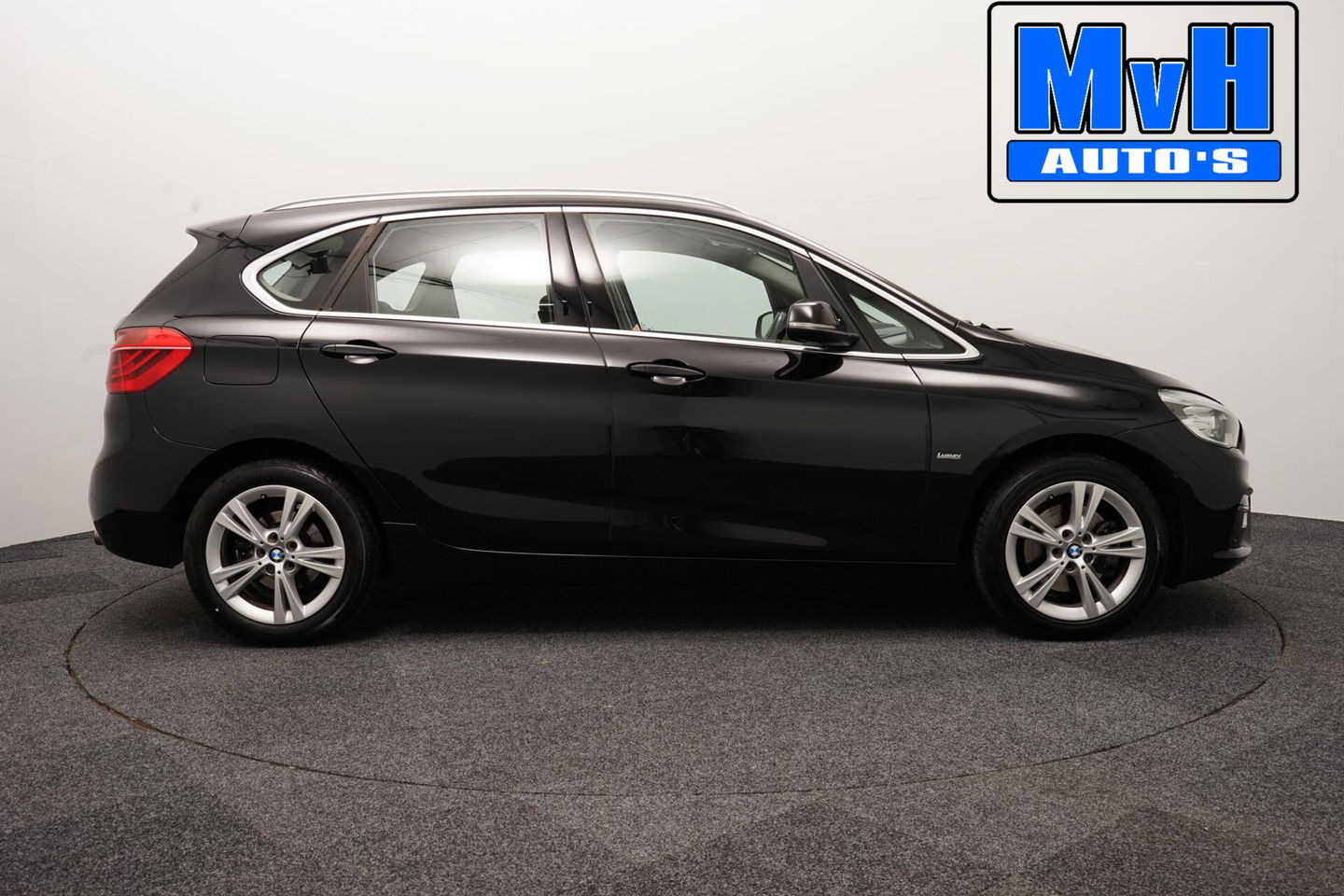 BMW 2 Serie Active Tourer 220i High Executive|LED|TREKH|HUD