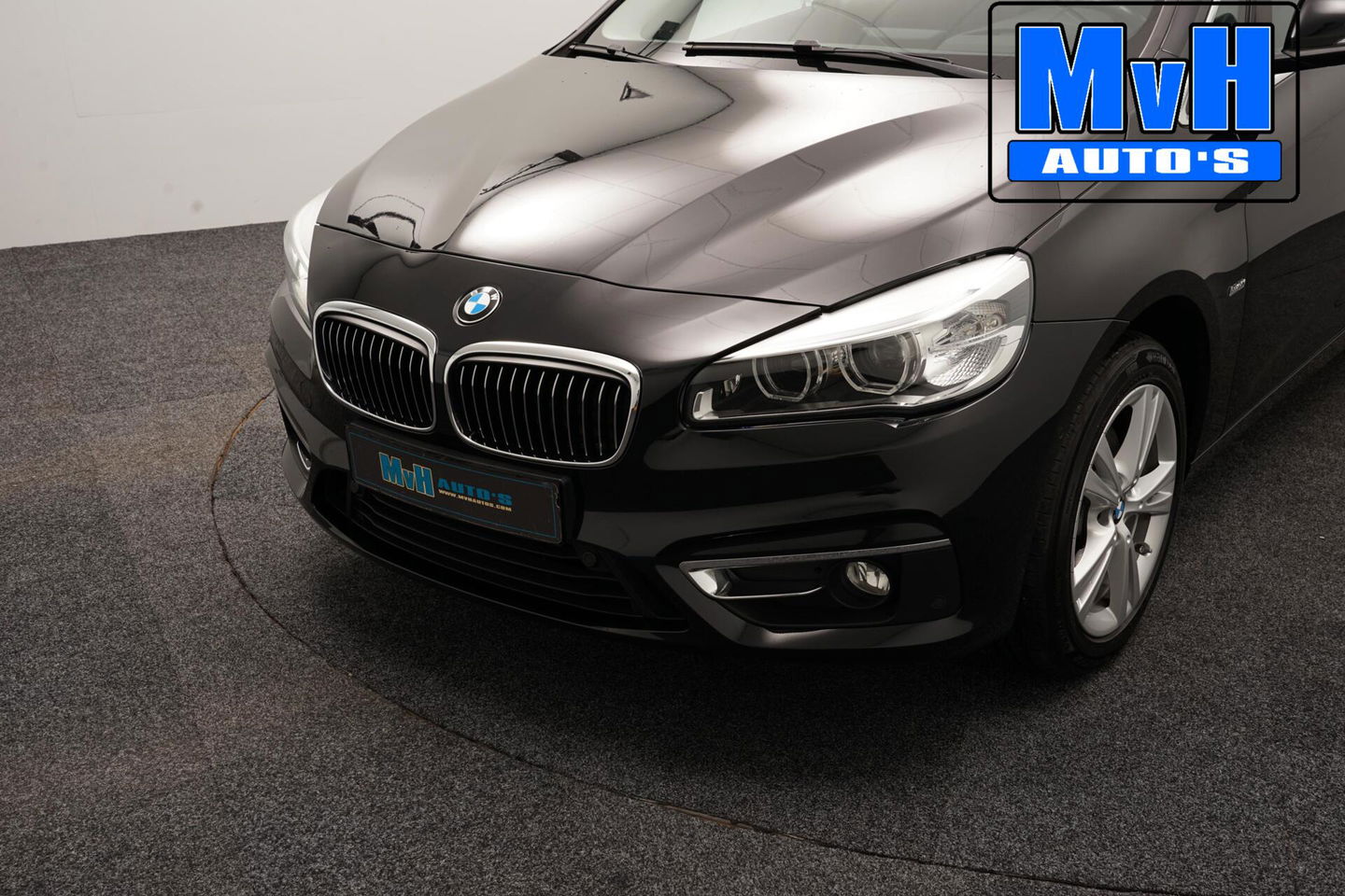 BMW 2 Serie Active Tourer 220i High Executive|LED|TREKH|HUD