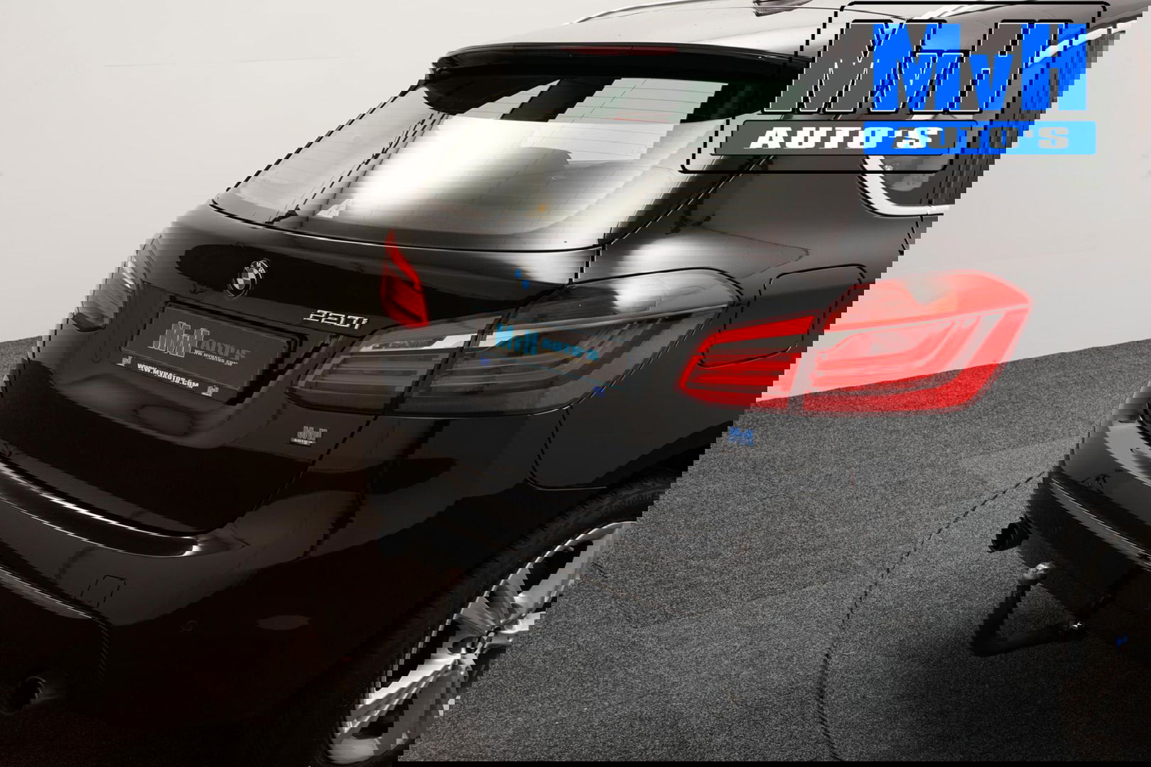 BMW 2 Serie Active Tourer 220i High Executive|LED|TREKH|HUD