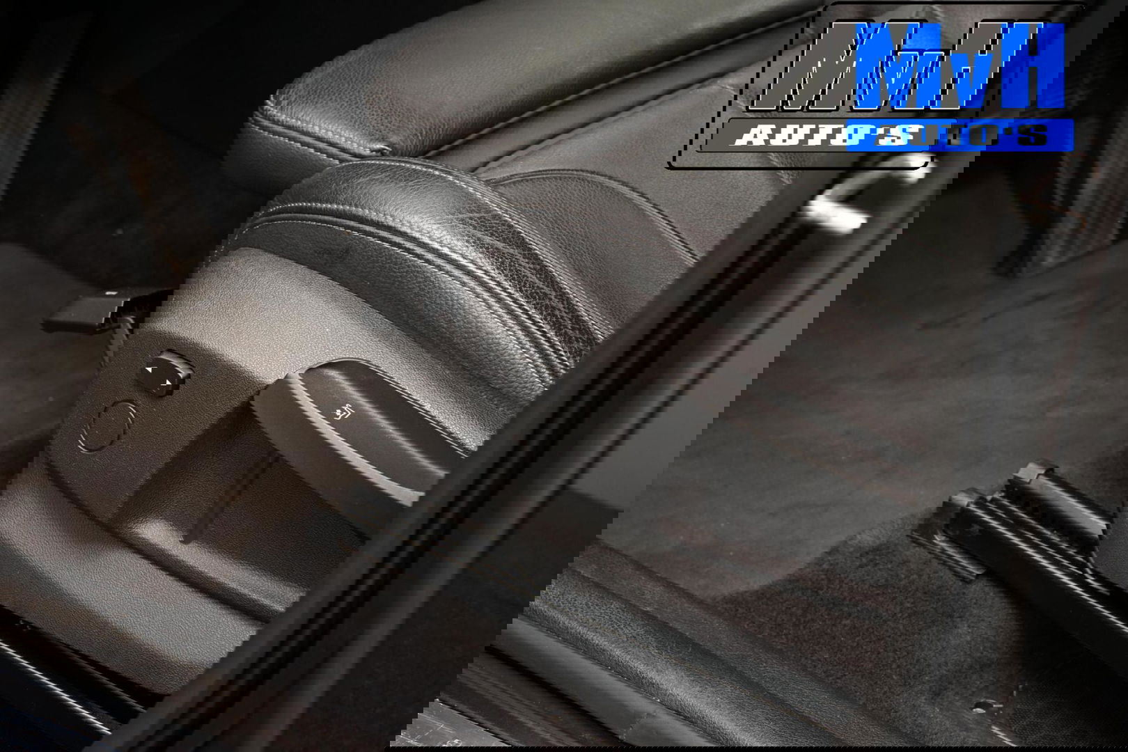 BMW 2 Serie Active Tourer 220i High Executive|LED|TREKH|HUD