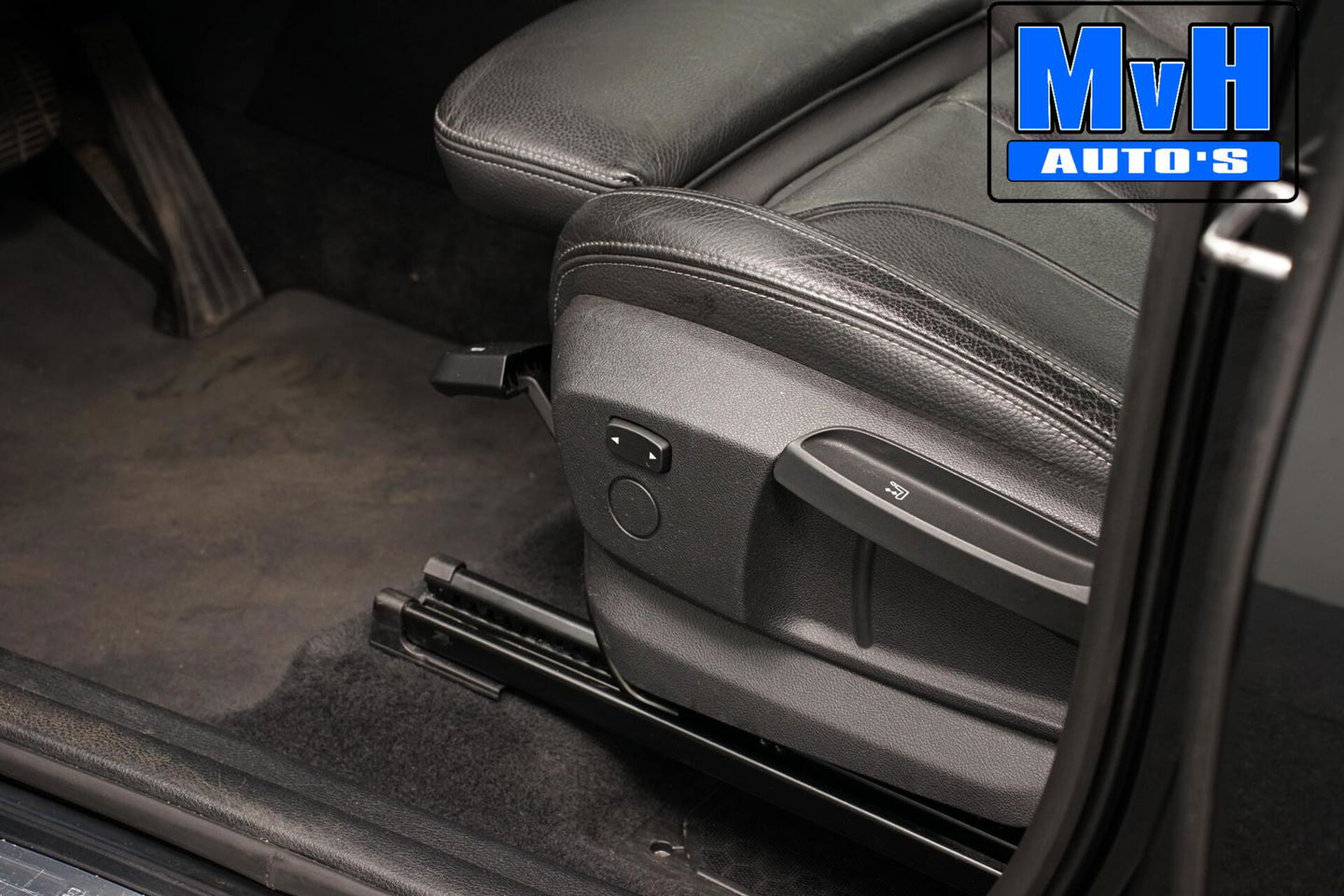 BMW 2 Serie Active Tourer 220i High Executive|LED|TREKH|HUD