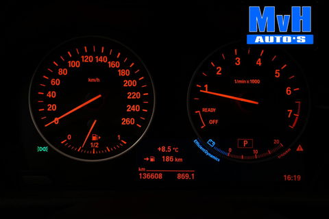 BMW 2 Serie Active Tourer 220i High Executive|LED|TREKH|HUD