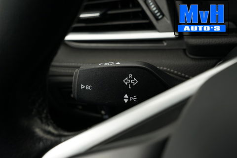 BMW 2 Serie Active Tourer 220i High Executive|LED|TREKH|HUD