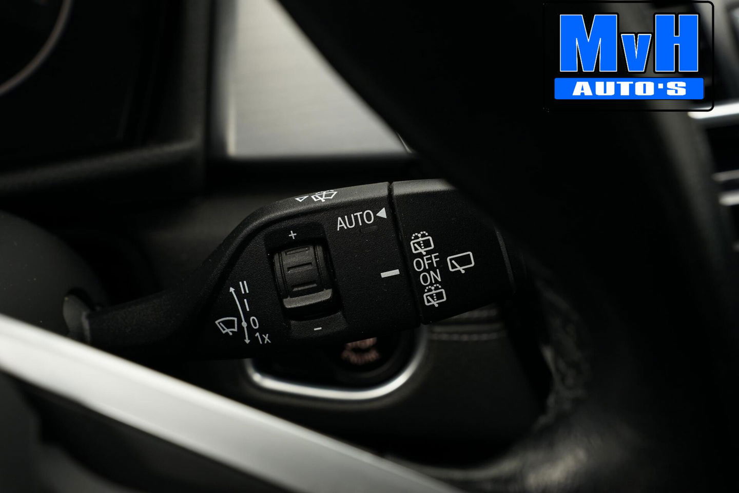 BMW 2 Serie Active Tourer 220i High Executive|LED|TREKH|HUD