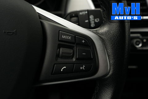 BMW 2 Serie Active Tourer 220i High Executive|LED|TREKH|HUD
