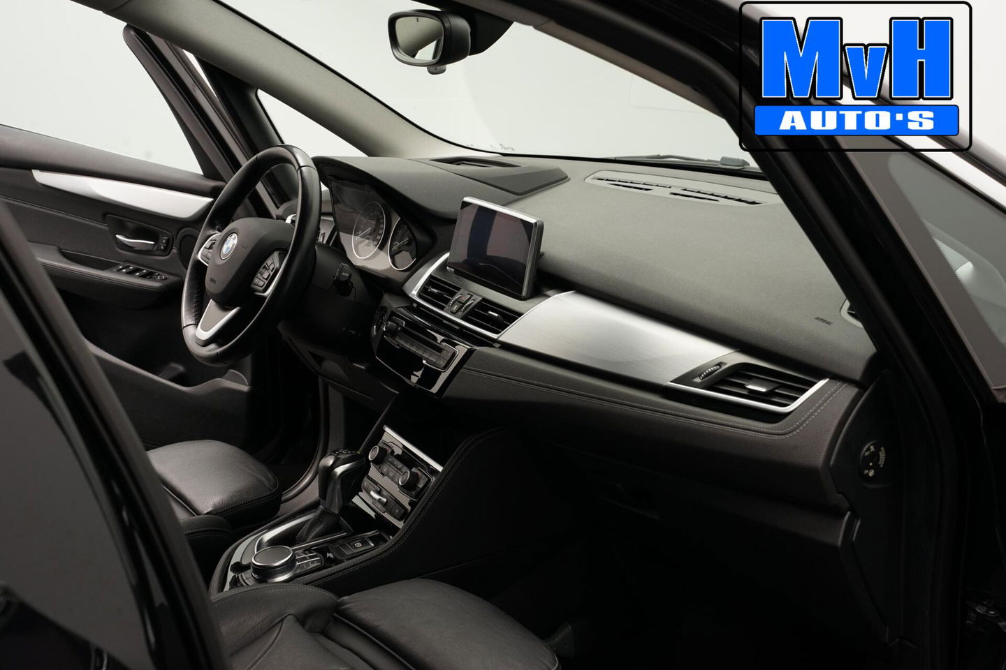 BMW 2 Serie Active Tourer 220i High Executive|LED|TREKH|HUD