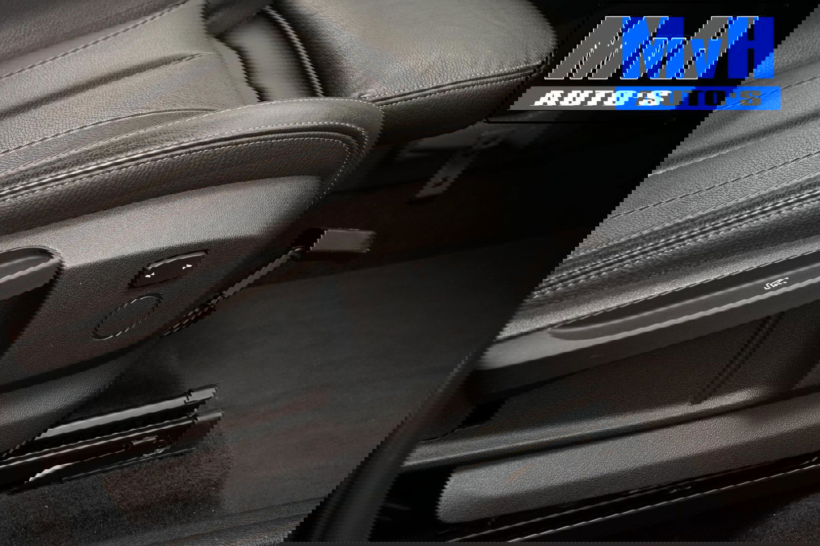 BMW 2 Serie Active Tourer 220i High Executive|LED|TREKH|HUD