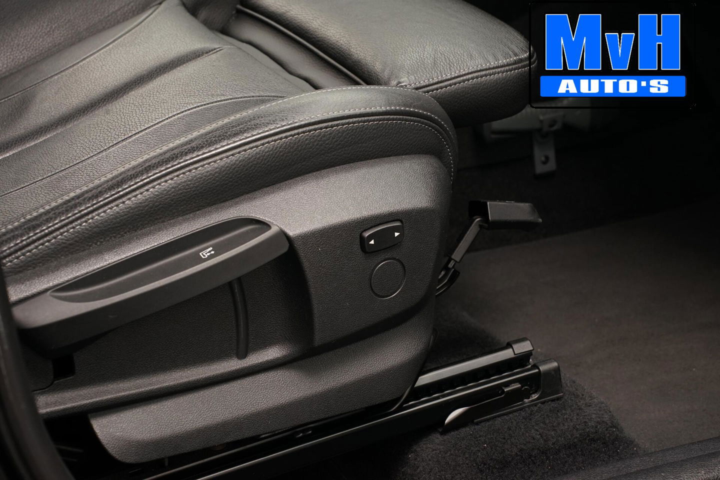 BMW 2 Serie Active Tourer 220i High Executive|LED|TREKH|HUD