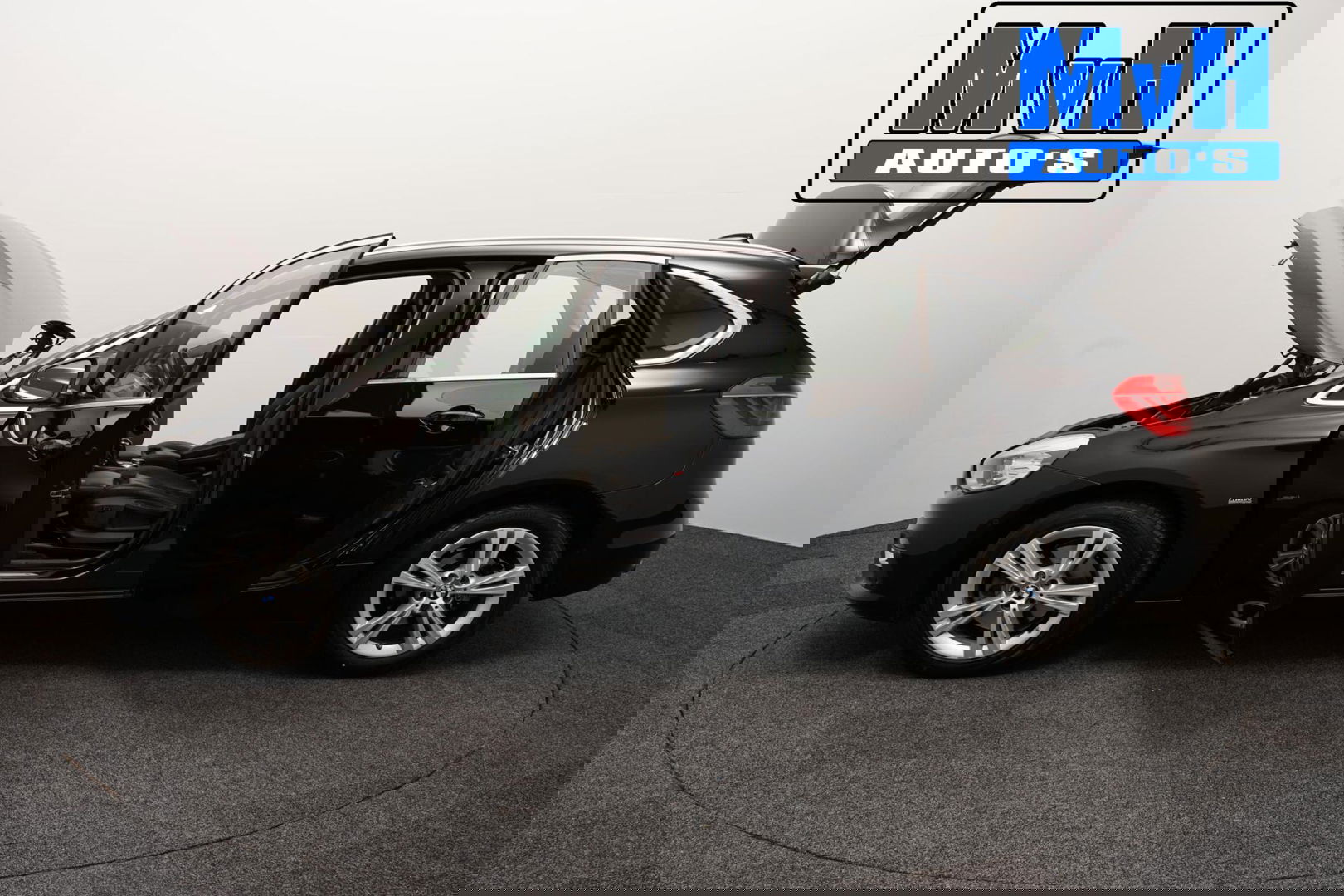 BMW 2 Serie Active Tourer 220i High Executive|LED|TREKH|HUD