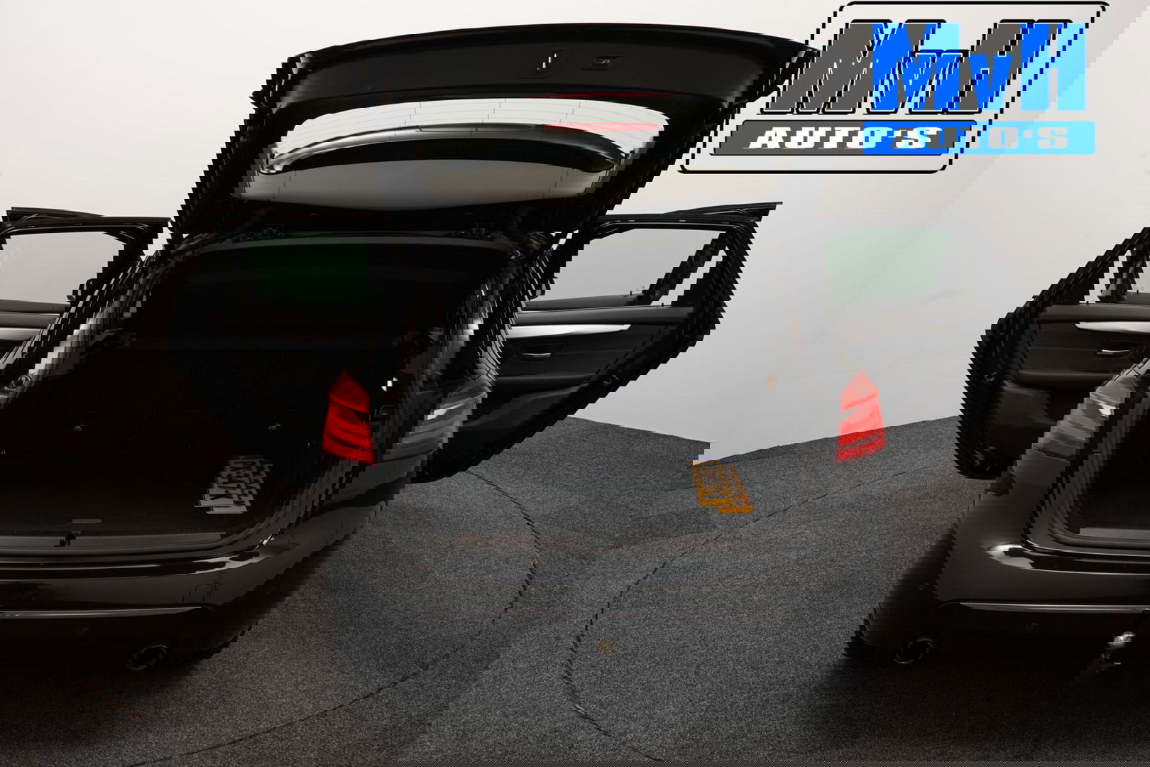 BMW 2 Serie Active Tourer 220i High Executive|LED|TREKH|HUD