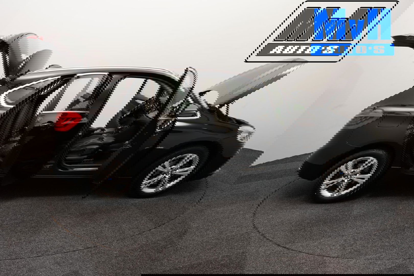 BMW 2 Serie Active Tourer 220i High Executive|LED|TREKH|HUD