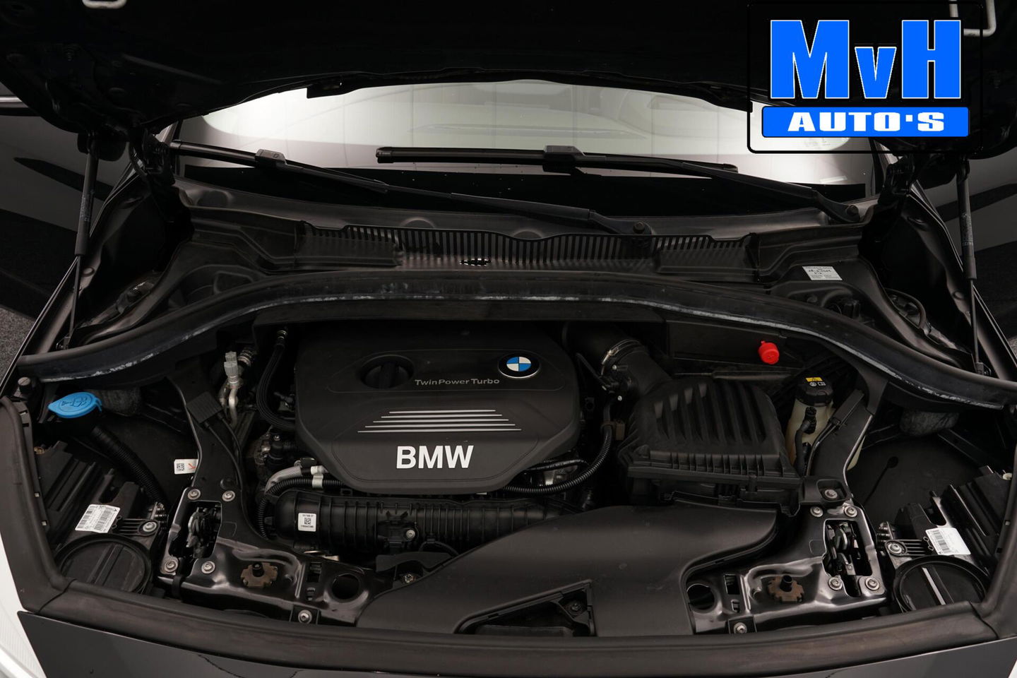 BMW 2 Serie Active Tourer 220i High Executive|LED|TREKH|HUD