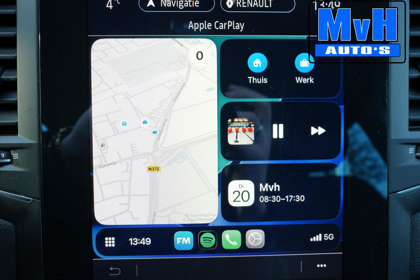 Renault Megane E-Tech Estate 1.6 Plug-In Hybrid 160 Intens