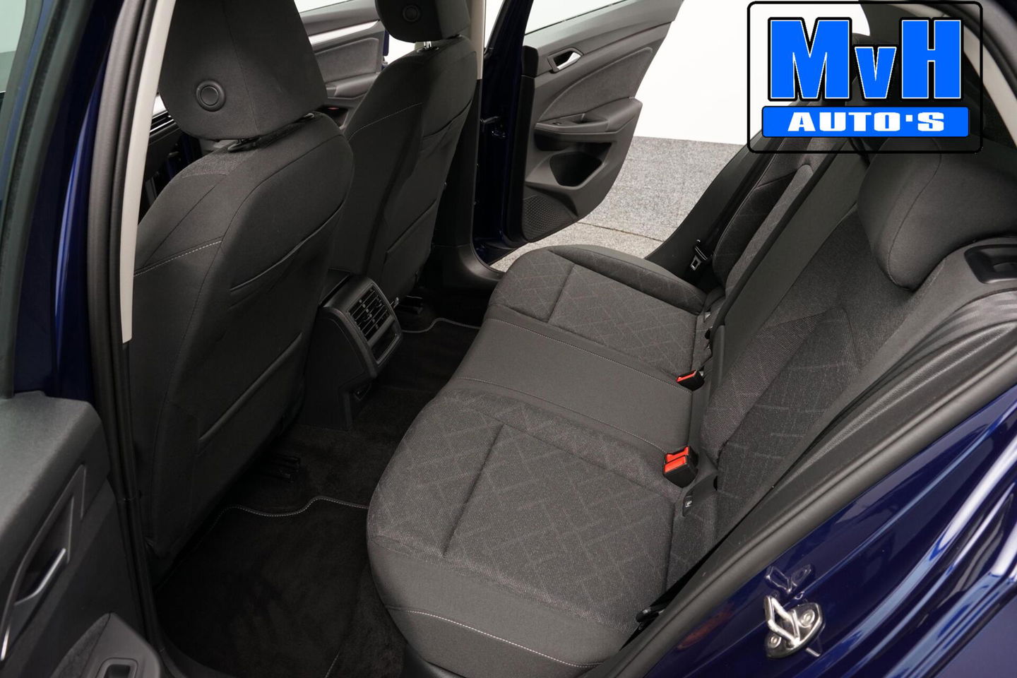 Volkswagen Golf 1.0 eTSI Life|ACC|NAVI|PDC|ORG.NL|LED|VIRTUAL