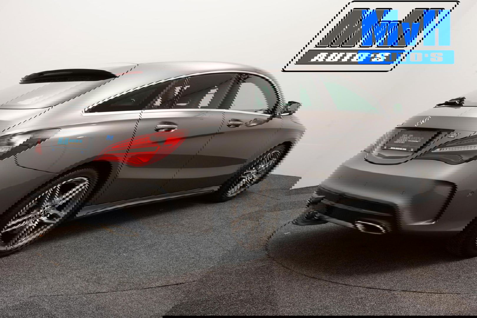 Mercedes-Benz CLA Shooting Brake 180 AMG|TREKH|CARPLAY|LED