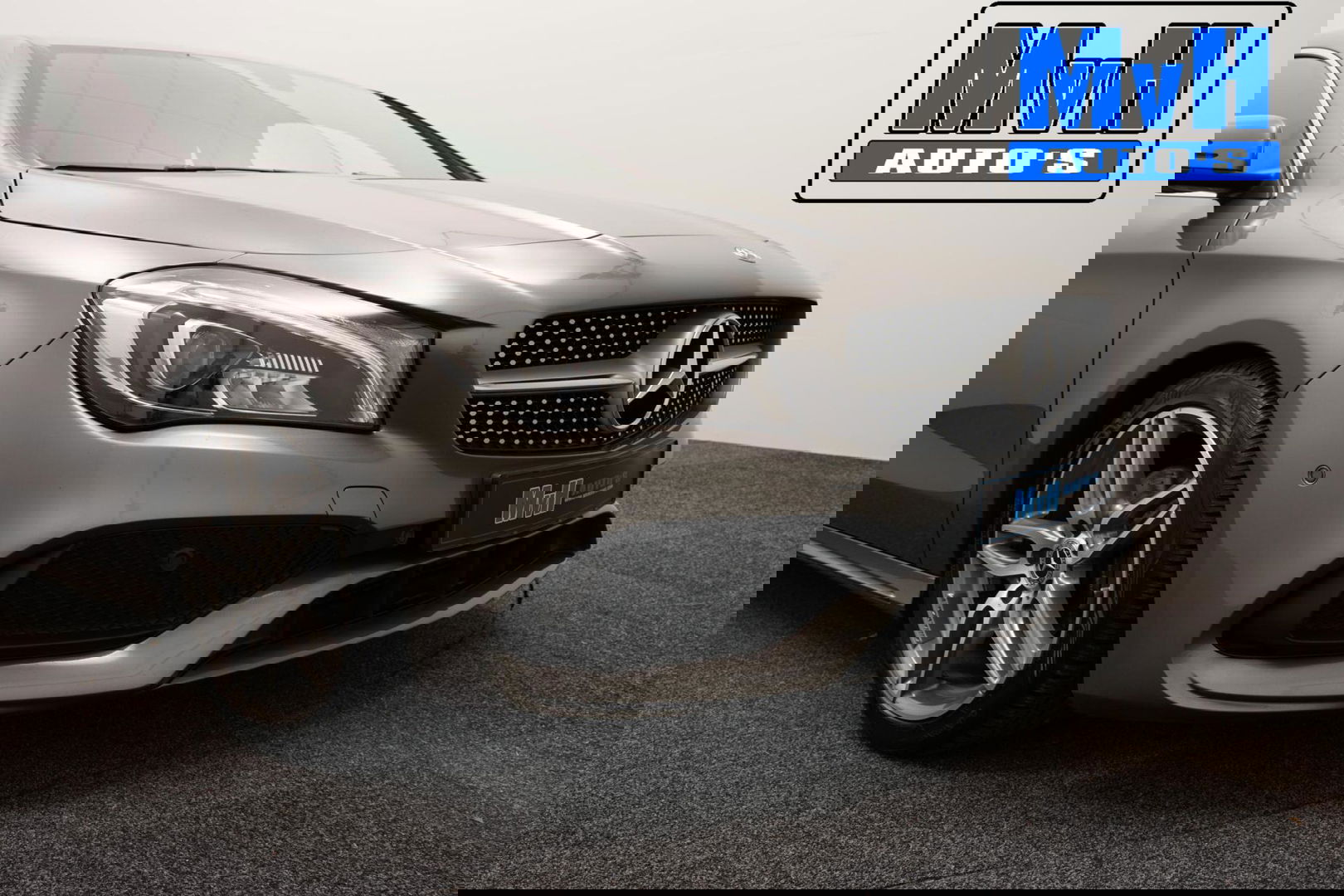 Mercedes-Benz CLA Shooting Brake 180 AMG|TREKH|CARPLAY|LED