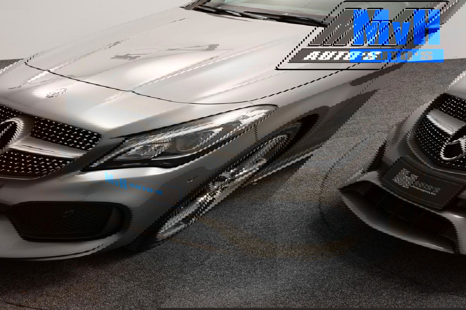 Mercedes-Benz CLA Shooting Brake 180 AMG|TREKH|CARPLAY|LED