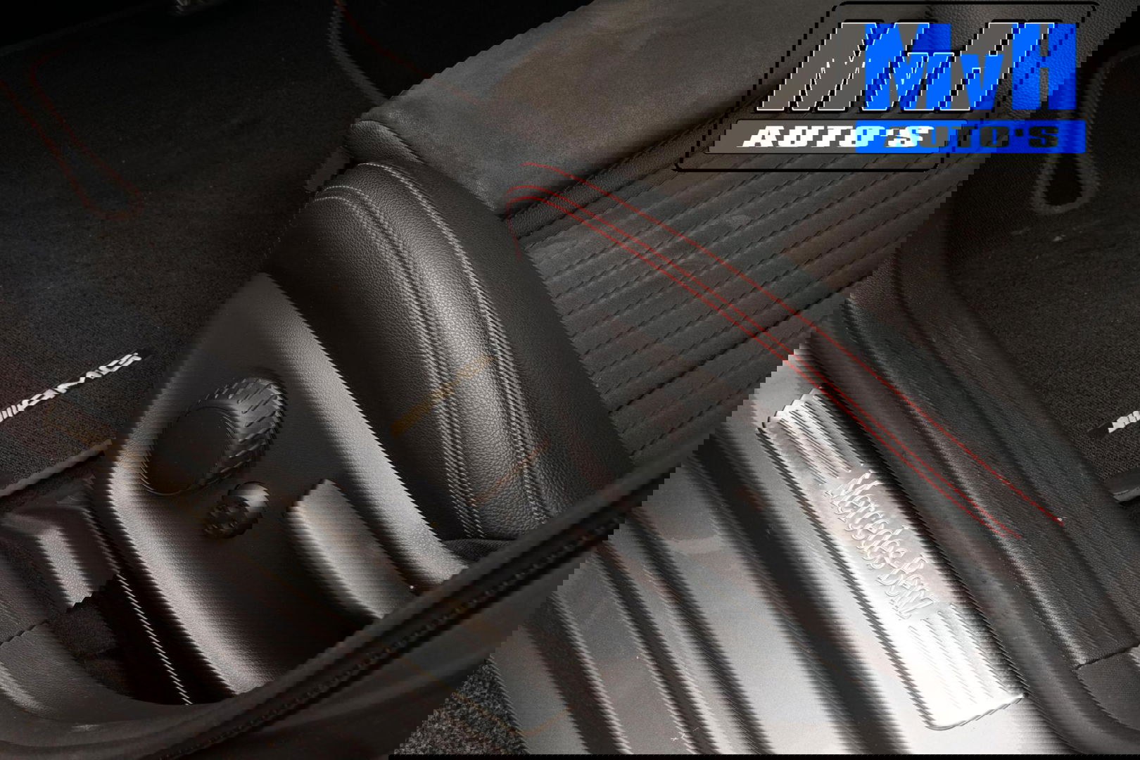 Mercedes-Benz CLA Shooting Brake 180 AMG|TREKH|CARPLAY|LED