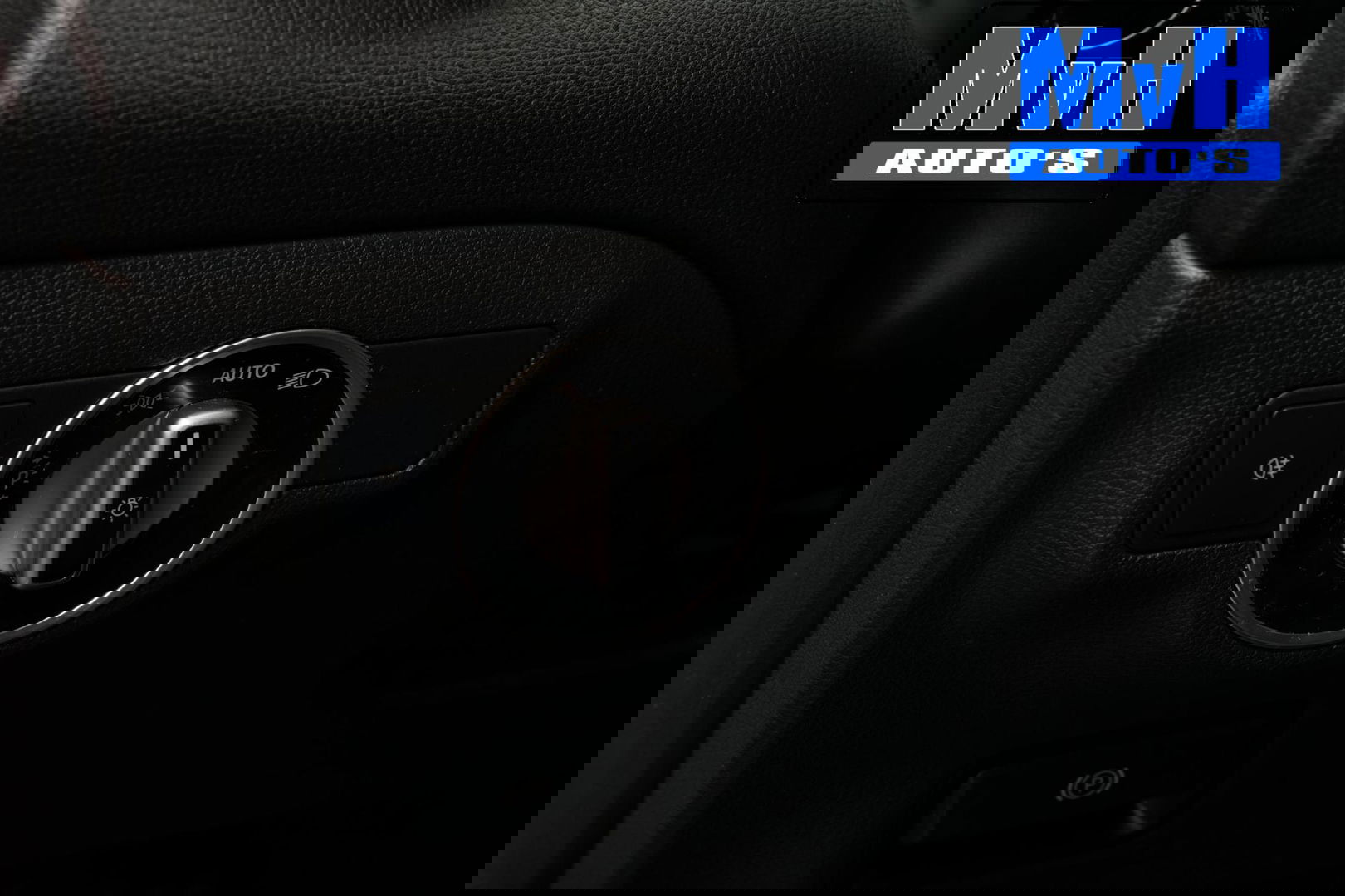 Mercedes-Benz CLA Shooting Brake 180 AMG|TREKH|CARPLAY|LED