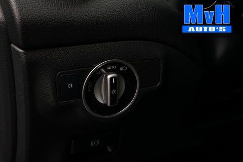 Mercedes-Benz CLA Shooting Brake 180 AMG|TREKH|CARPLAY|LED