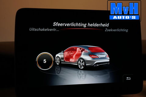 Mercedes-Benz CLA Shooting Brake 180 AMG|TREKH|CARPLAY|LED