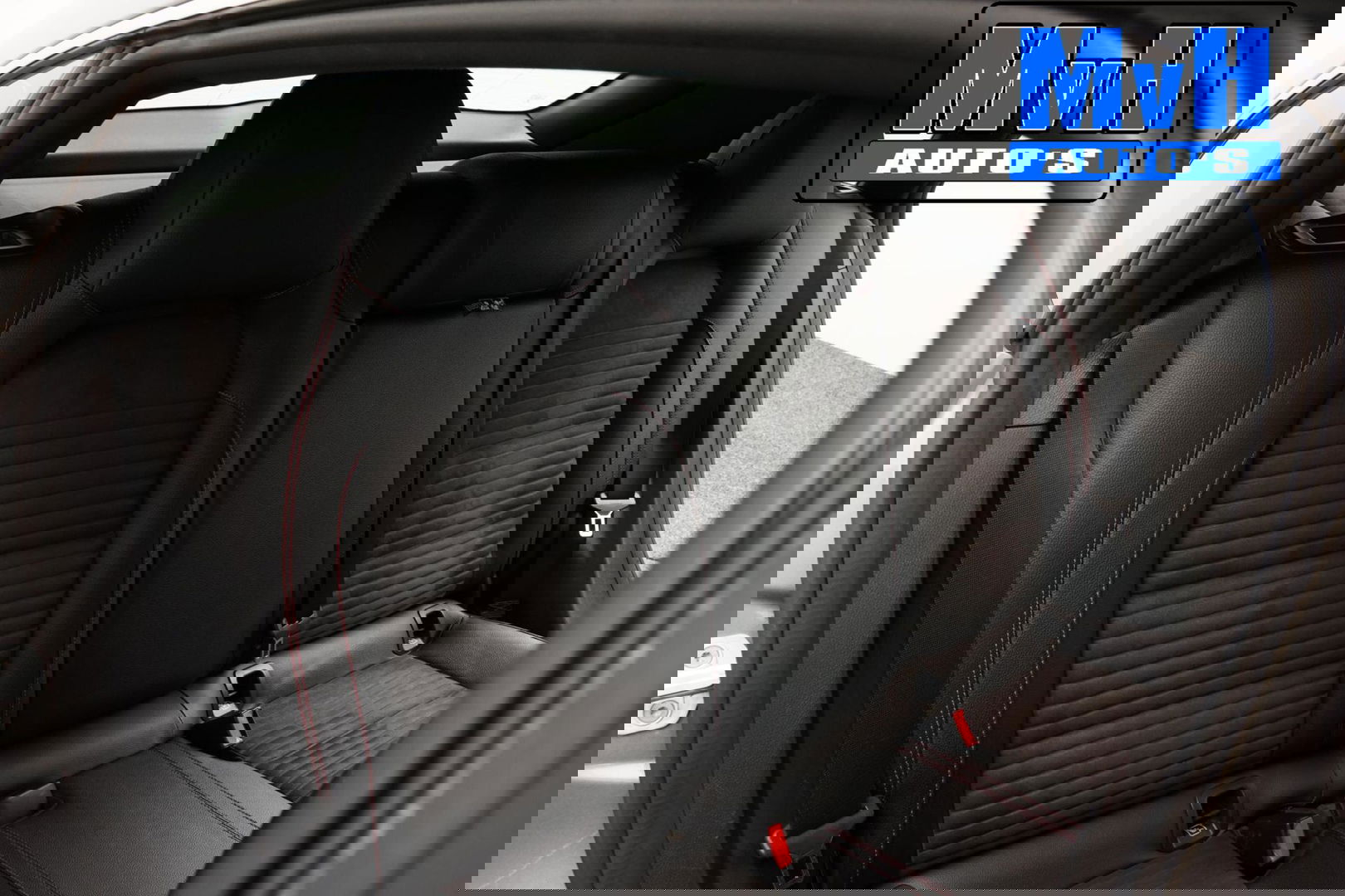 Mercedes-Benz CLA Shooting Brake 180 AMG|TREKH|CARPLAY|LED