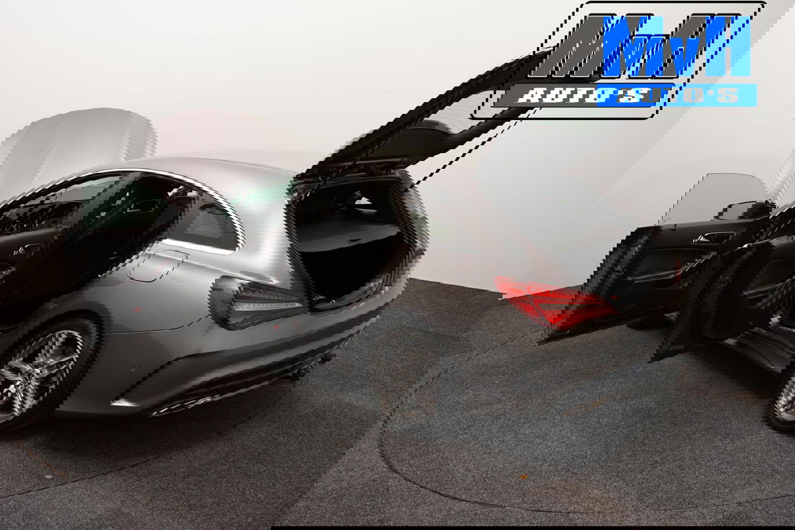 Mercedes-Benz CLA Shooting Brake 180 AMG|TREKH|CARPLAY|LED