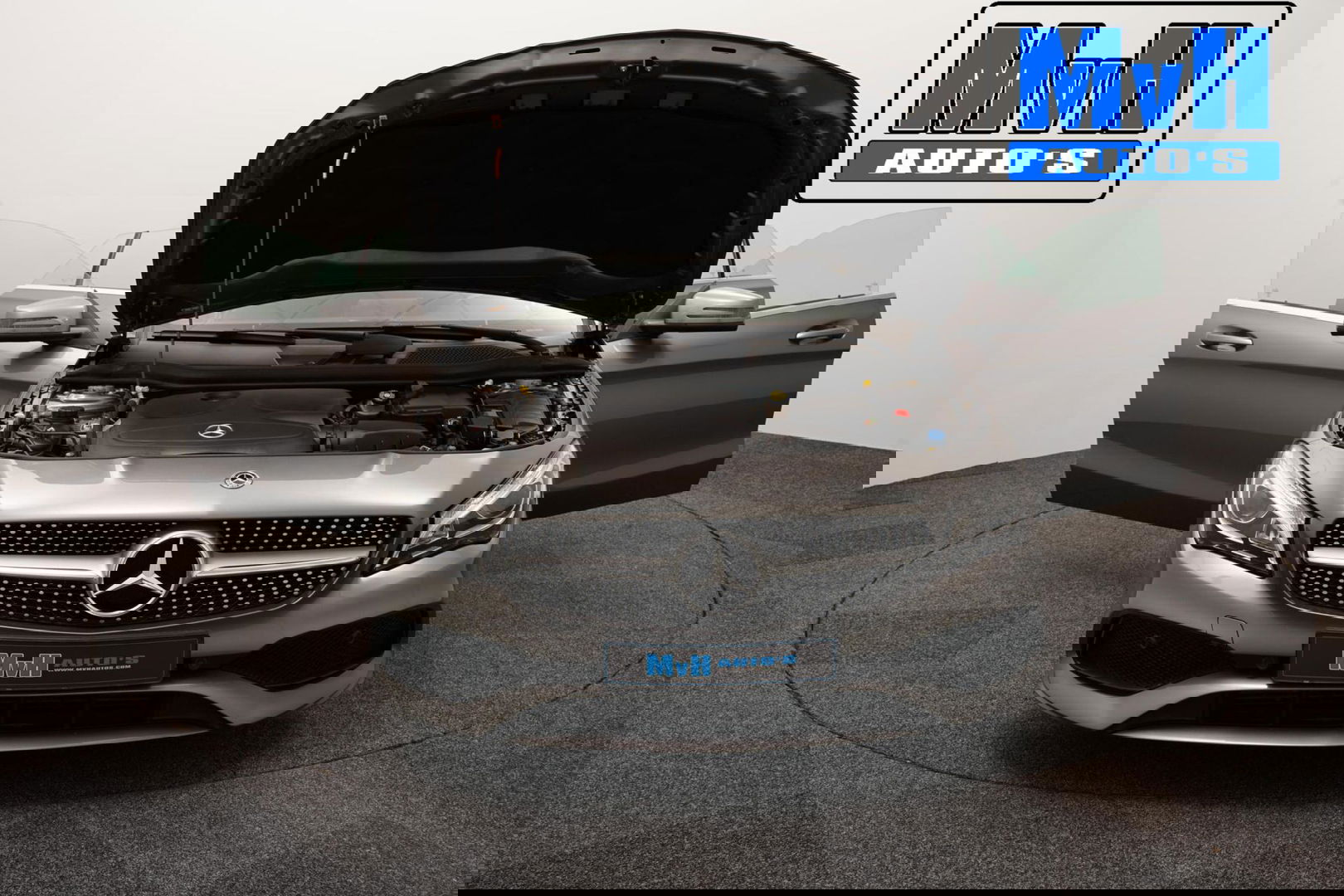 Mercedes-Benz CLA Shooting Brake 180 AMG|TREKH|CARPLAY|LED