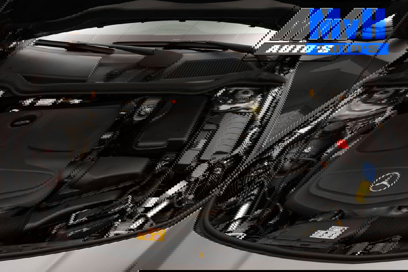 Mercedes-Benz CLA Shooting Brake 180 AMG|TREKH|CARPLAY|LED