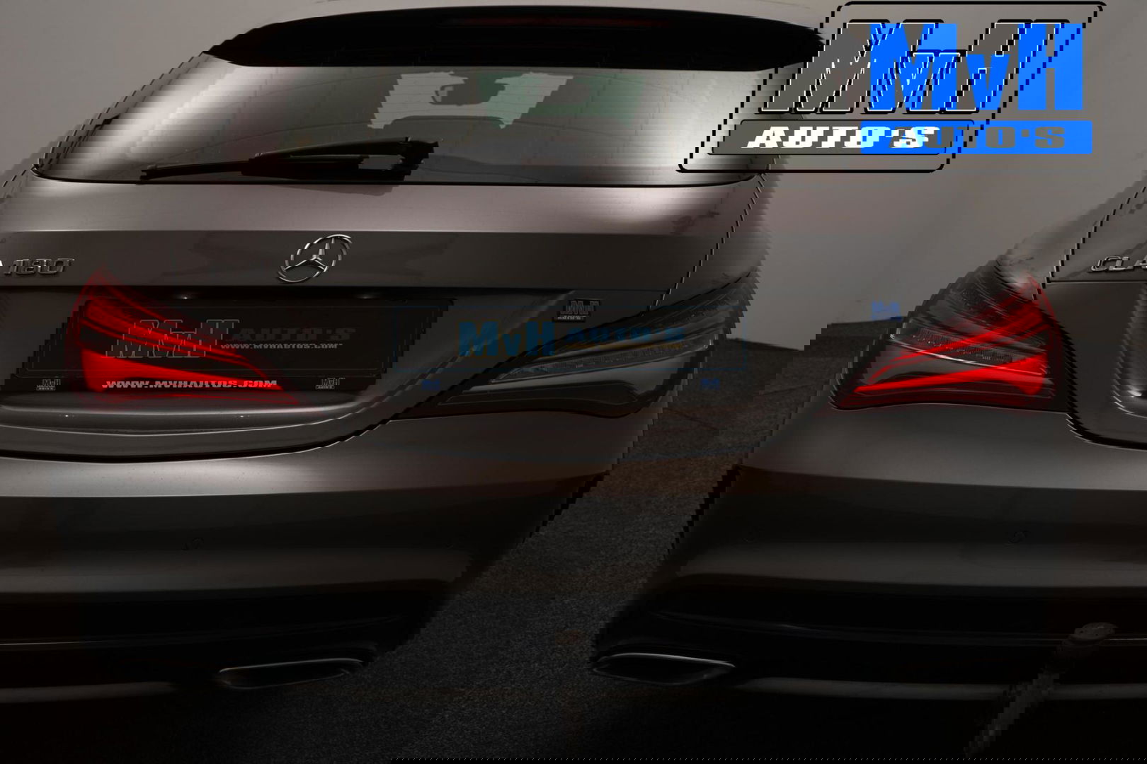 Mercedes-Benz CLA Shooting Brake 180 AMG|TREKH|CARPLAY|LED