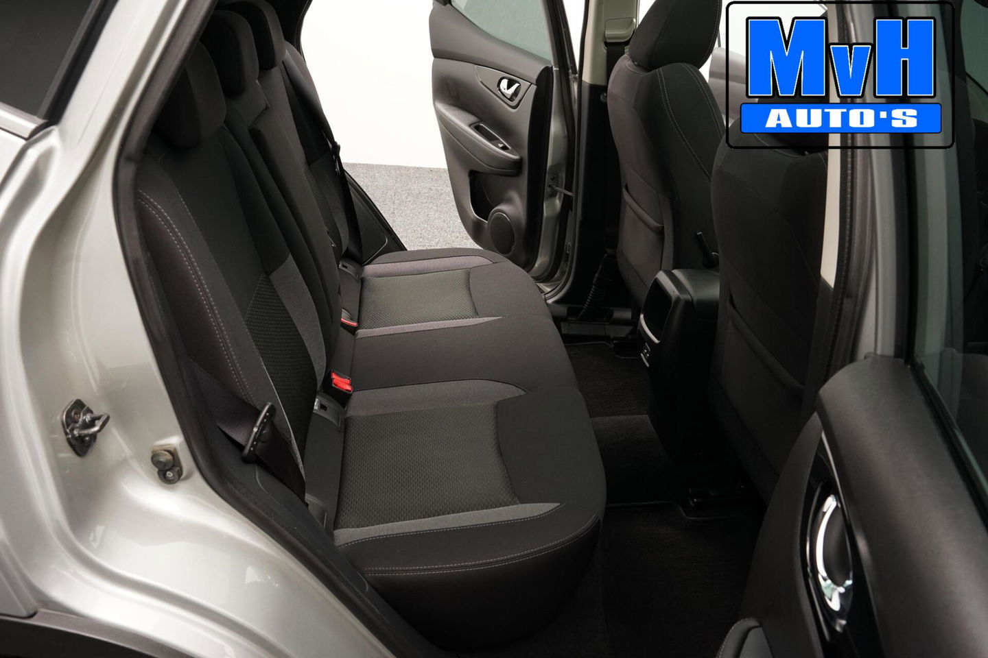 Nissan QASHQAI 1.3 DIG-T Business Edition|PANO|TREKH|CAMERA