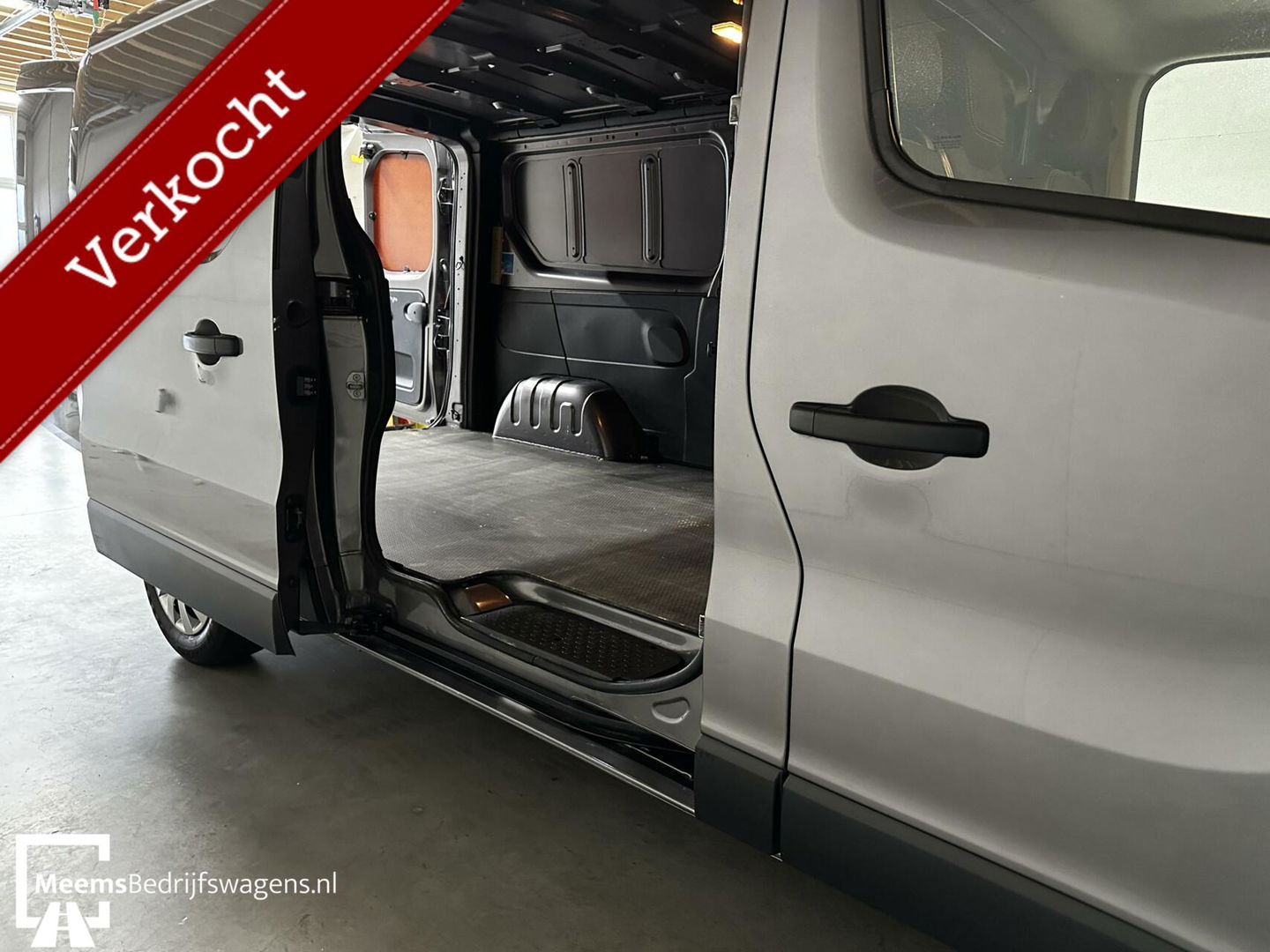 Renault Trafic L2H1 - AIRCO CRUISE CARPLAY PARKEERSENS 3pers