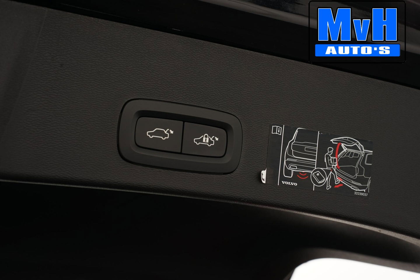 Volvo XC40 1.5 T5 Recharge Inscription Expression|TREKH|LED