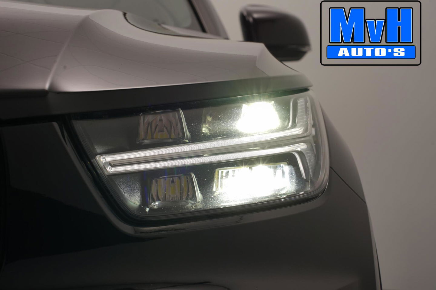 Volvo XC40 1.5 T5 Recharge Inscription Expression|TREKH|LED