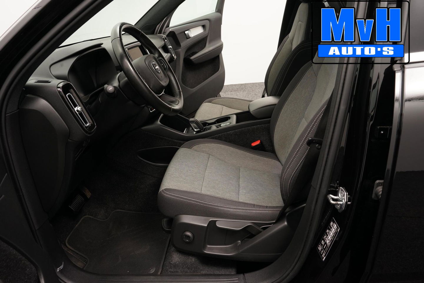 Volvo XC40 1.5 T5 Recharge Inscription Expression|TREKH|LED